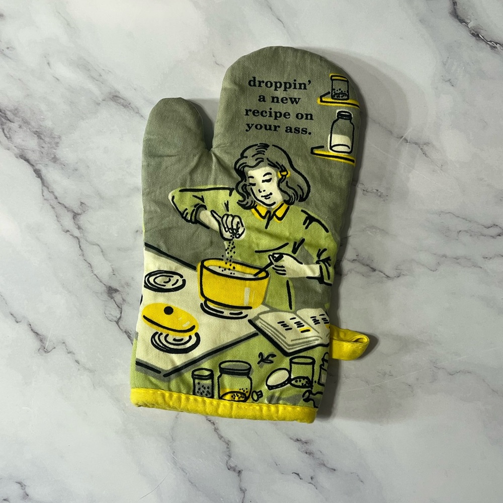 Sassy Oven Mitt